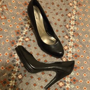 Apt. 9 Black Leather High Heel Pumps with Pointed Toe